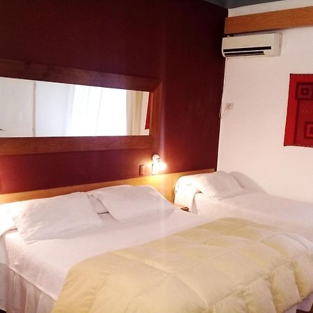 Hostal De La Costa Villa Carlos Paz Esterno foto