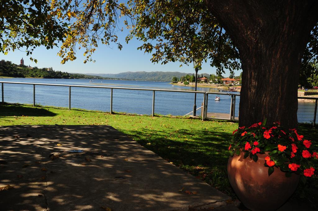 Hostal De La Costa Villa Carlos Paz Esterno foto