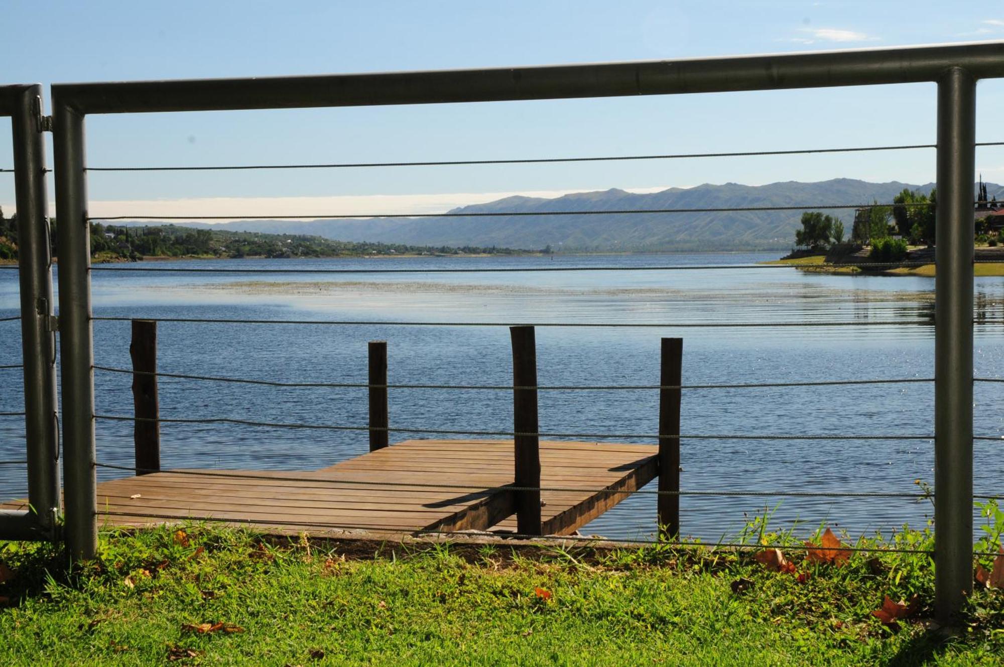 Hostal De La Costa Villa Carlos Paz Esterno foto