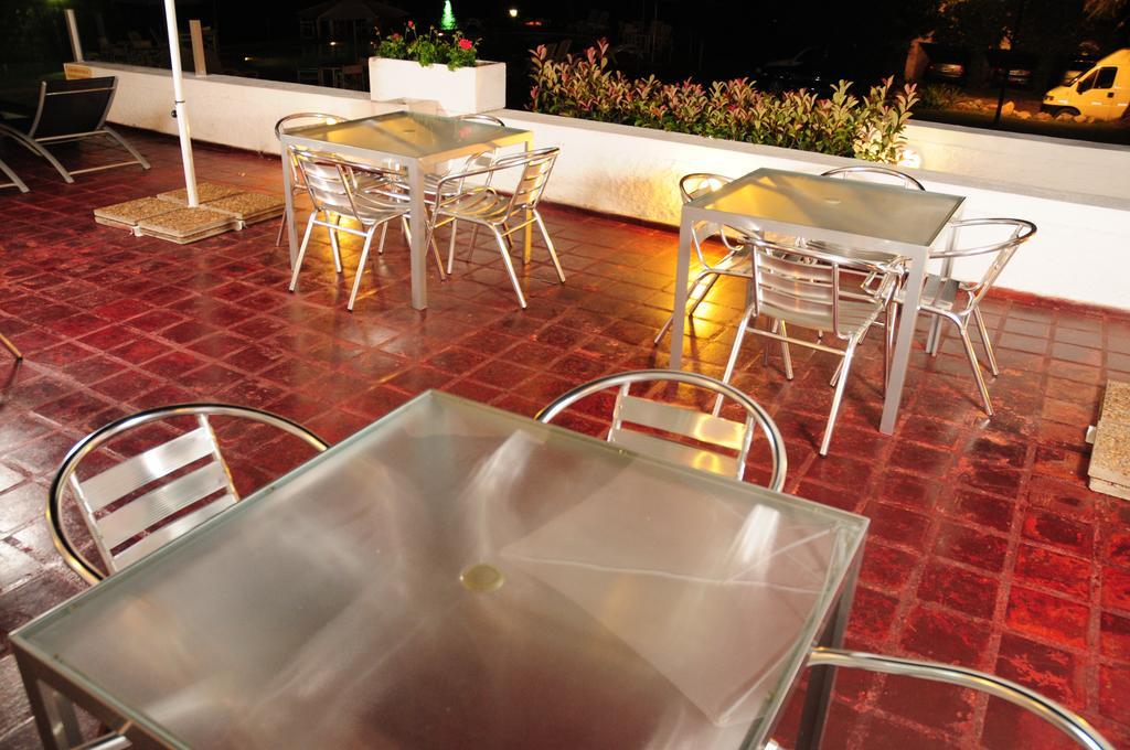 Hostal De La Costa Villa Carlos Paz Esterno foto