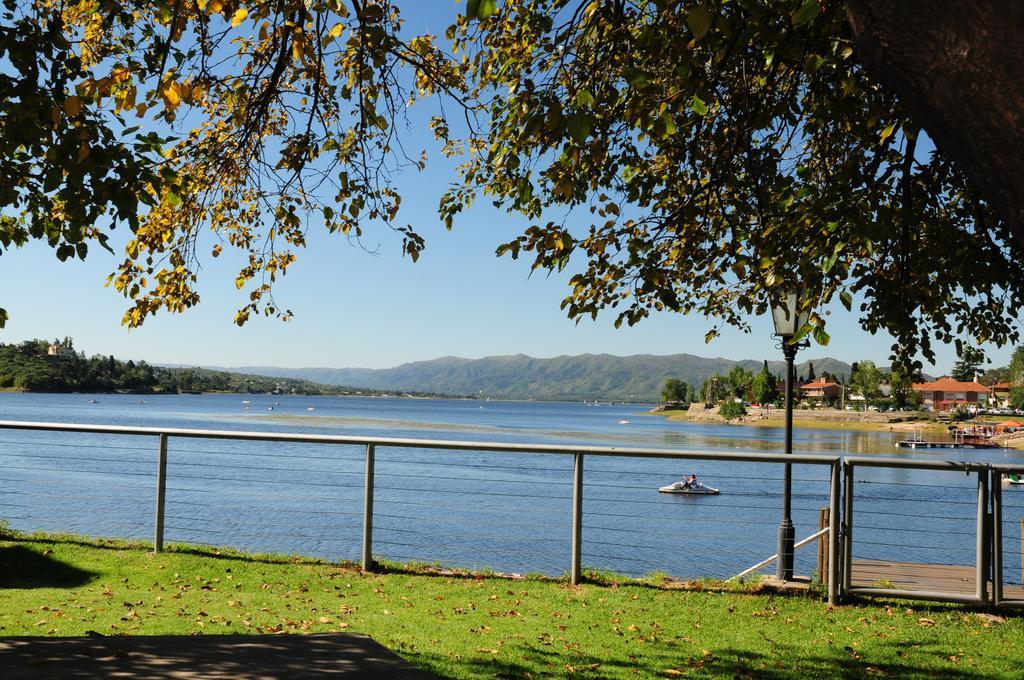 Hostal De La Costa Villa Carlos Paz Esterno foto