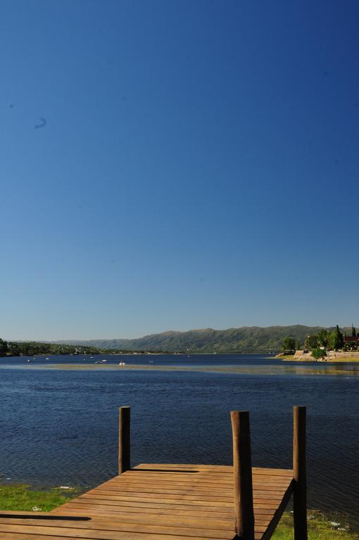 Hostal De La Costa Villa Carlos Paz Esterno foto