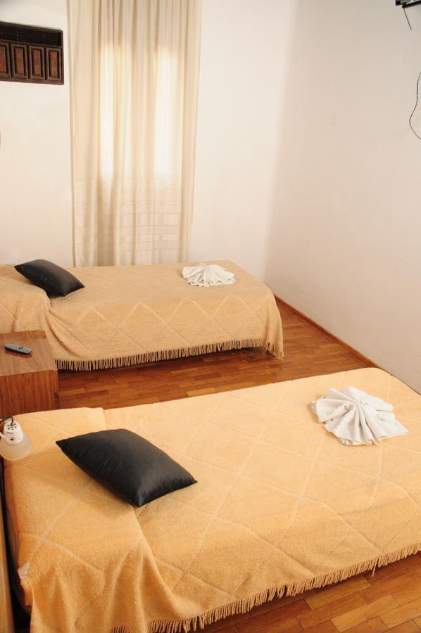 Hostal De La Costa Villa Carlos Paz Esterno foto