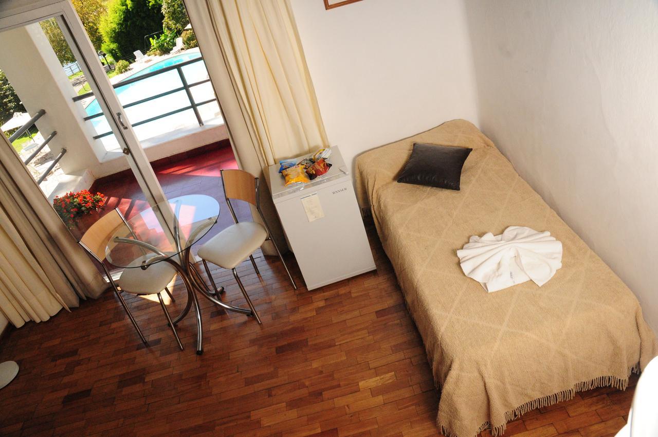 Hostal De La Costa Villa Carlos Paz Esterno foto